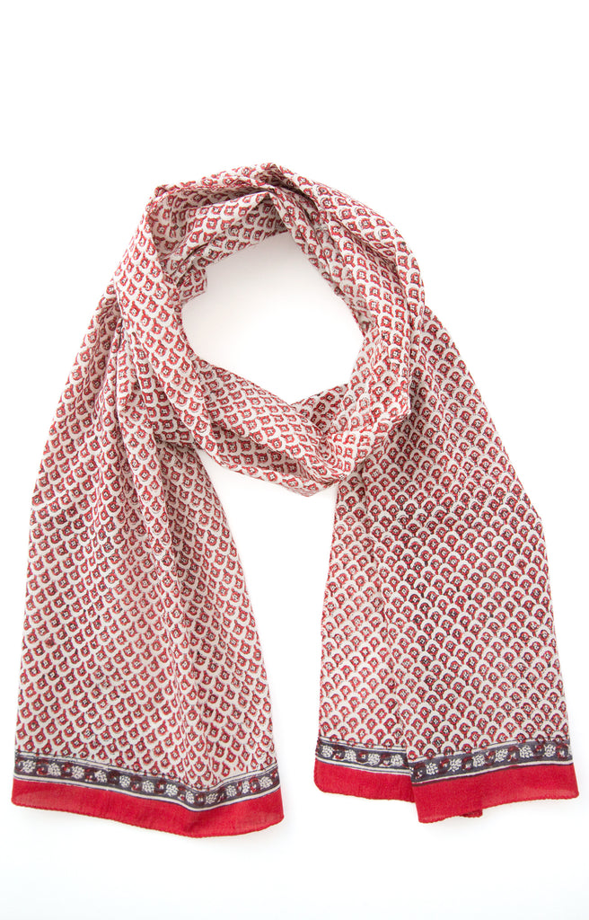 Scarf in Red Cloves