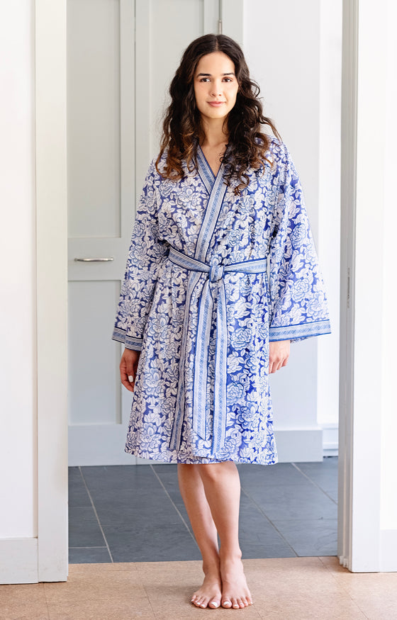 Short Kimono in Porcelain Flower Blue