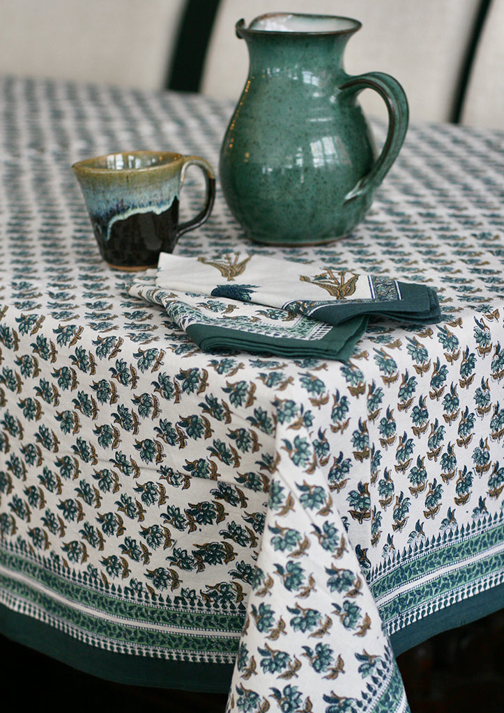 Table Linens in Trillium Flower