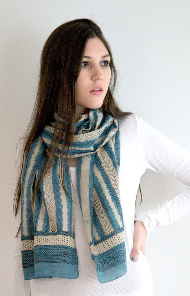 Scarf in Indigo Feather