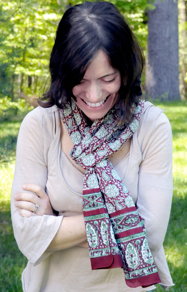 Scarf in Maroon Medallions