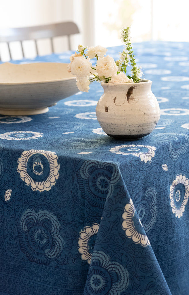 Table Linens in Moonlit Daisy