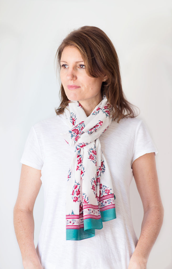 Scarf in Rosy Posy