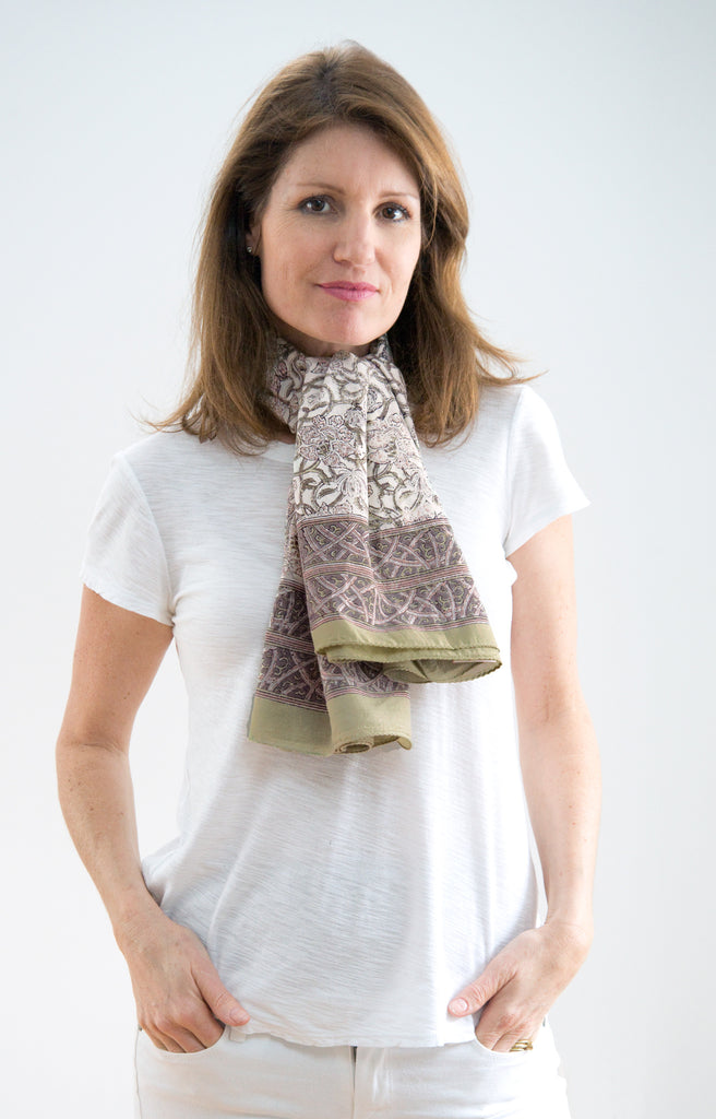 Scarf in Tan Trellis