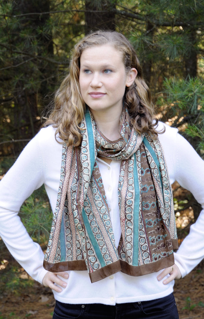 Scarf in Taupe Mosaic