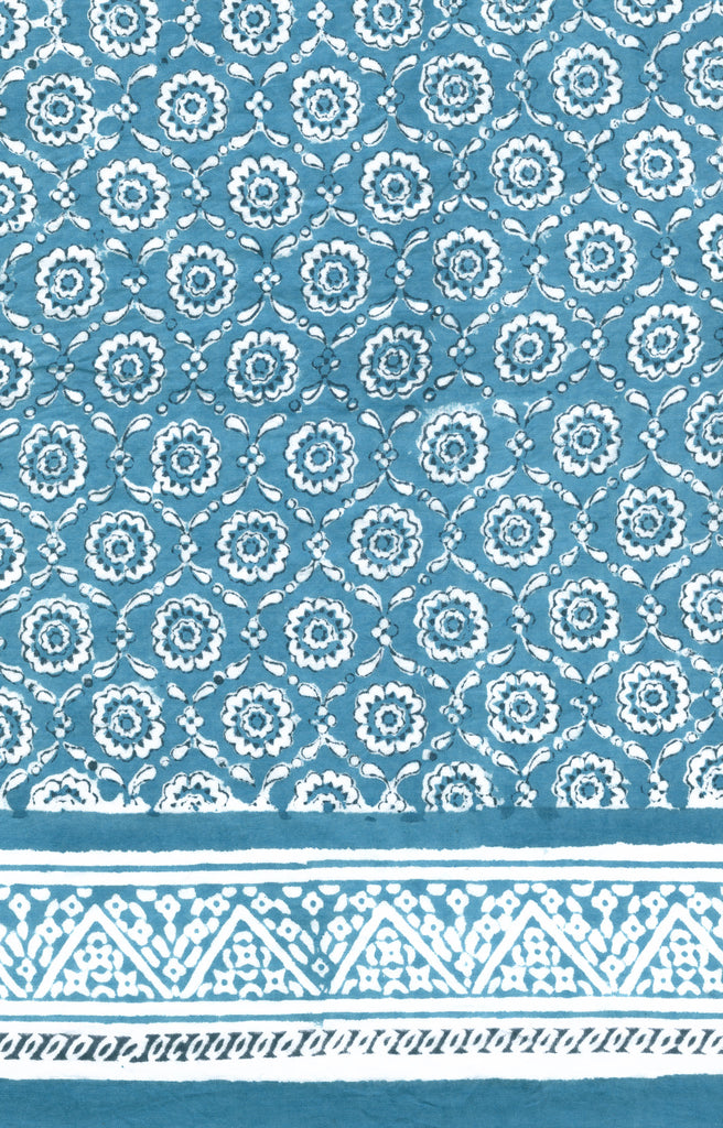 Scarf in Wedgwood Flower